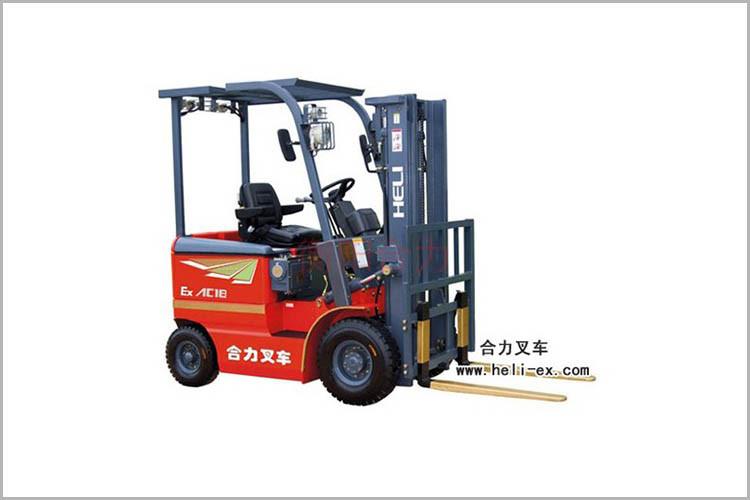 濟寧叉車工作后需要將貨叉降置地面,門架要回復原位(正中垂直),目的是為了讓液壓系統獲得卸荷保護 濟寧叉車工作后需要將貨叉降置地面,門架要回復原位(正中垂直),目的是為了讓液壓系統獲得卸荷保護